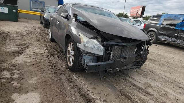 Nissan Maxima 2012