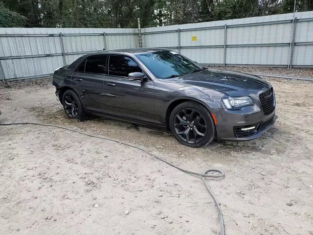 Chrysler 300 2021