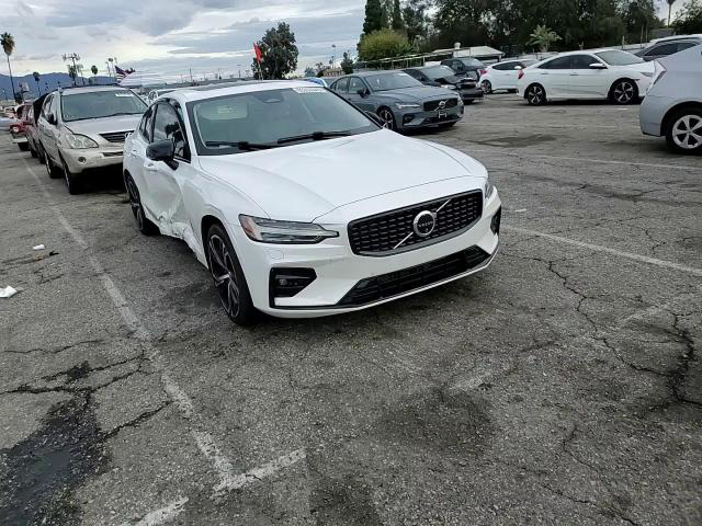 Volvo S60 2024