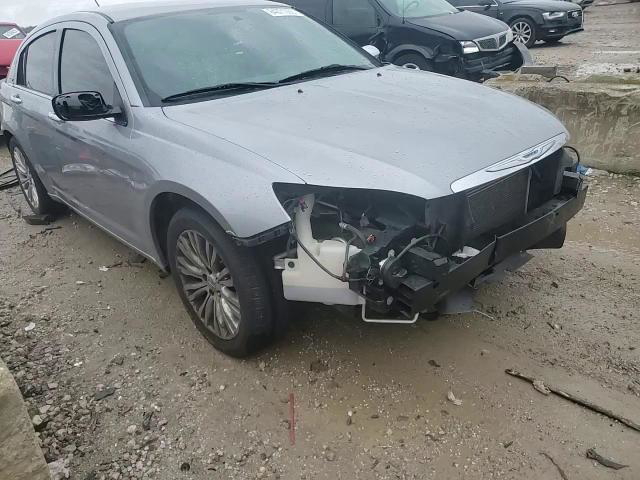Chrysler 200 2013