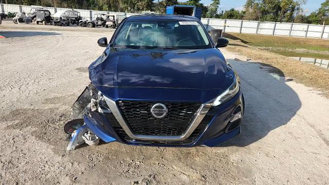 Nissan Altima 2021