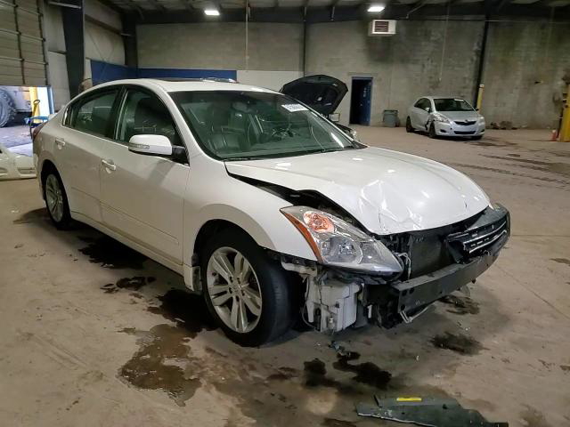 Nissan Altima 2012