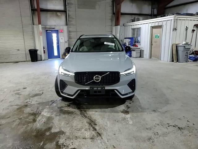 Volvo XC60 2025