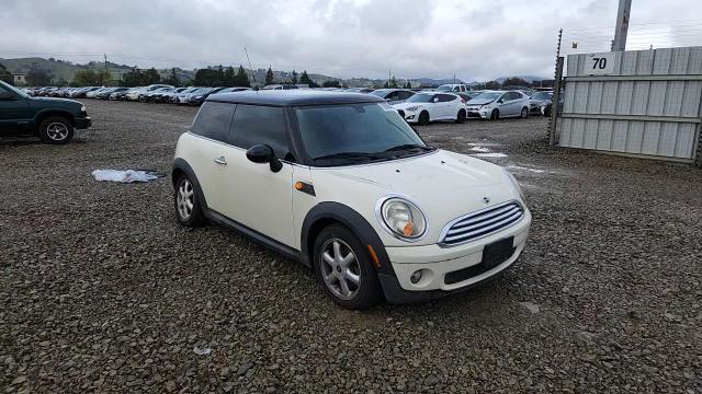 MINI Cooper 2010