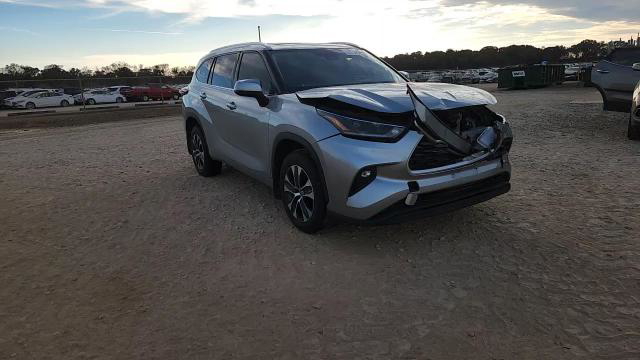 Toyota Highlander 2021