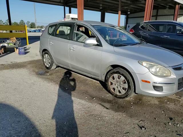 Hyundai Elantra 2012