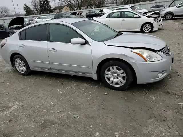 Nissan Altima 2012