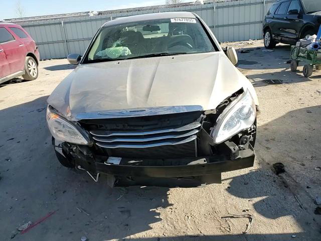 Chrysler 200 2013