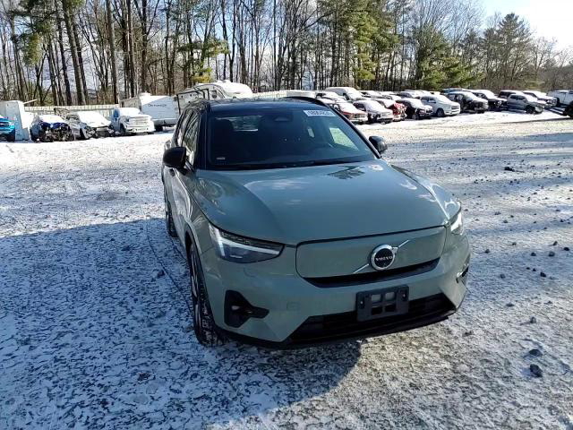 Volvo XC40 2024