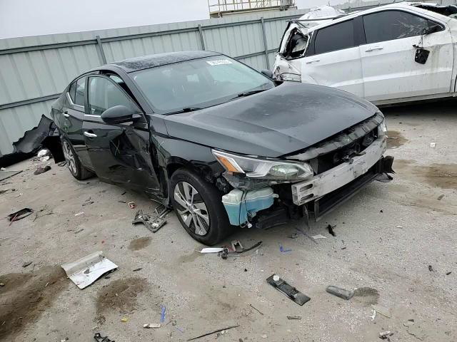 Nissan Altima 2020