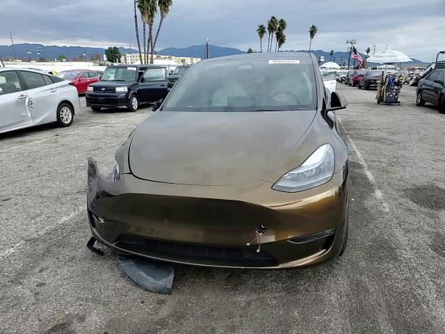 Tesla Model Y 2025