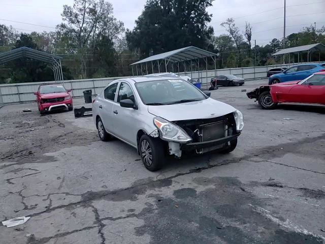 Nissan Versa 2019