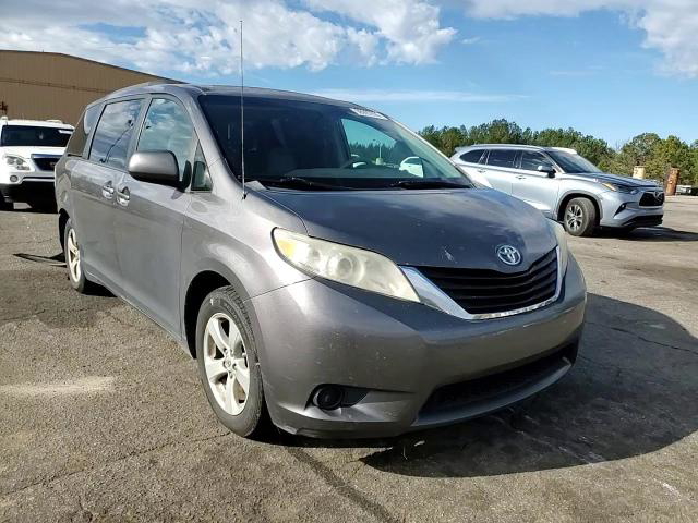 Toyota Sienna 2012