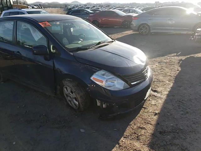 Nissan Versa 2011