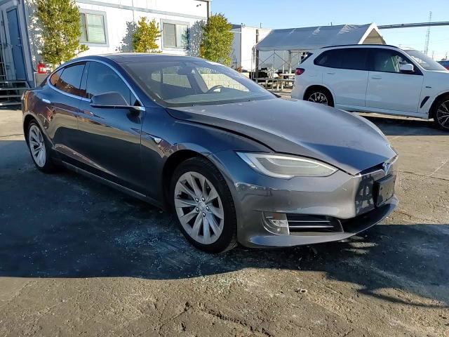 Tesla Model S 2018
