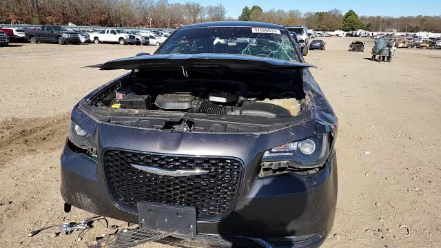 Chrysler 300 2019