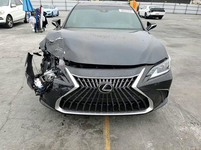 Lexus ES 2024