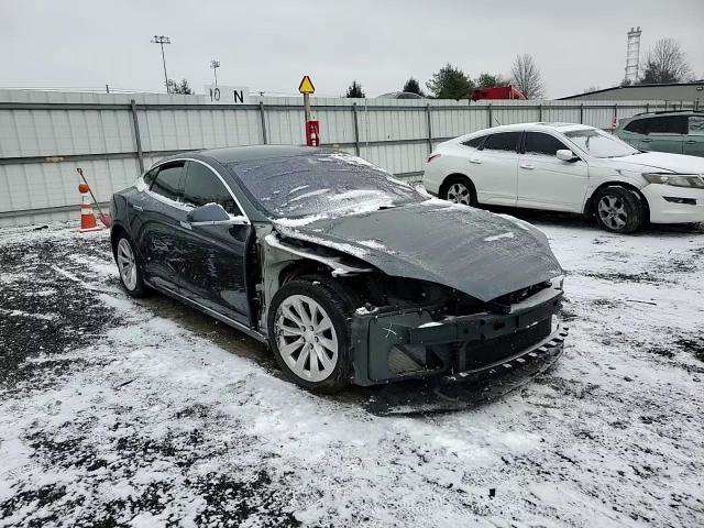 Tesla Model S 2016