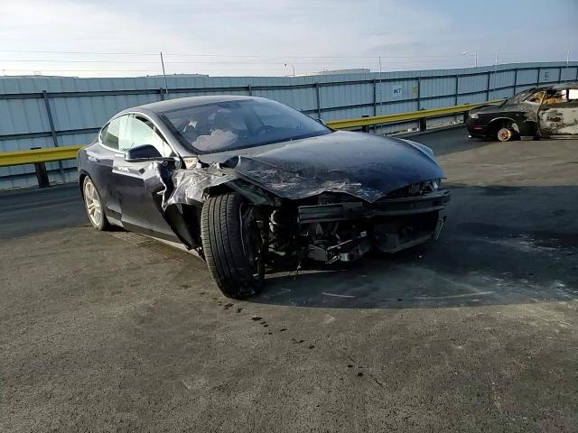 Tesla Model S 2014