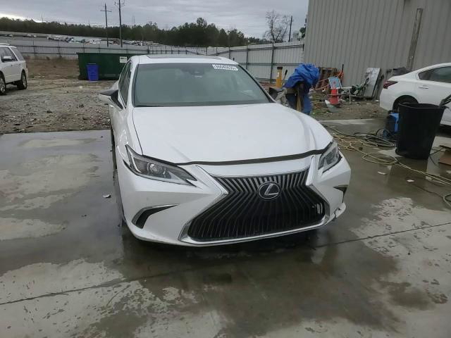 Lexus ES 2021
