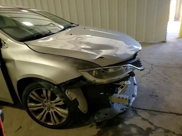Chrysler 200 2015
