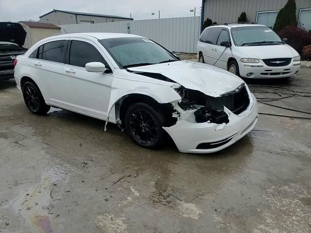 Chrysler 200 2013