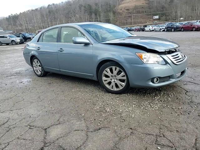 Toyota Avalon 2010