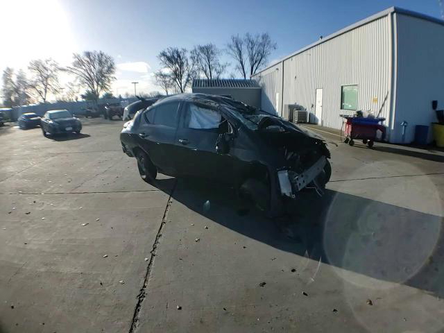 Nissan Versa 2016