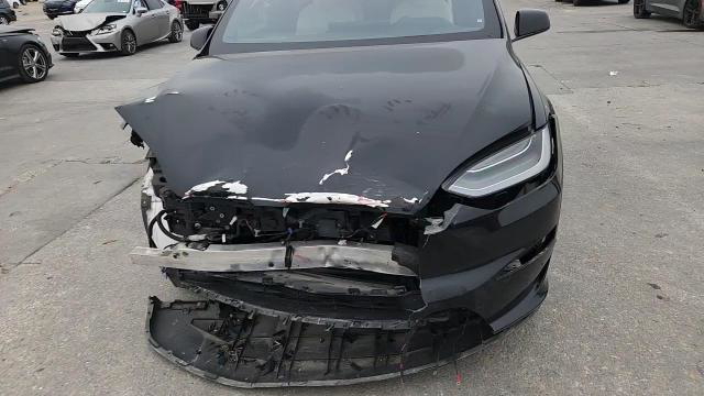 Tesla Model X 2023