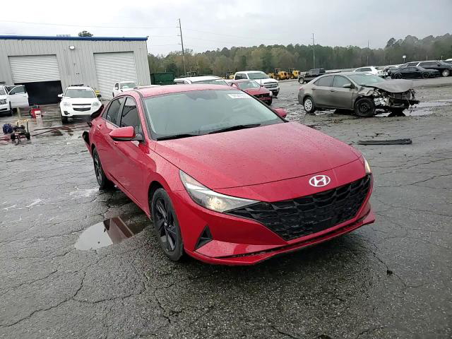 Hyundai Elantra 2021