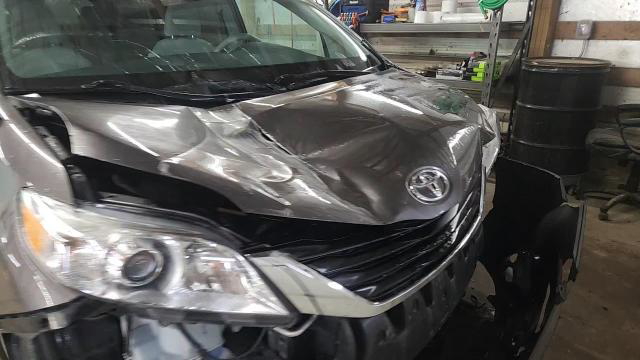 Toyota Sienna 2012
