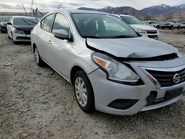 Nissan Versa 2018