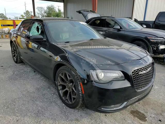 Chrysler 300 2017