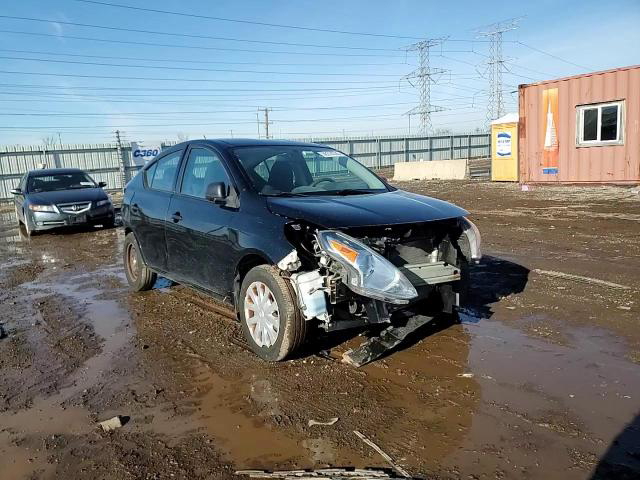 Nissan Versa 2015
