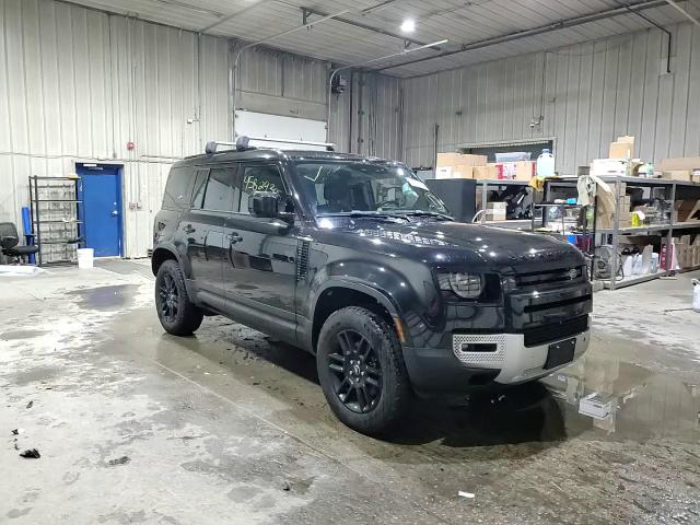 Land Rover Defender 2024