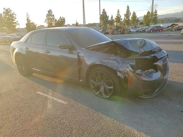 Chrysler 300 2022