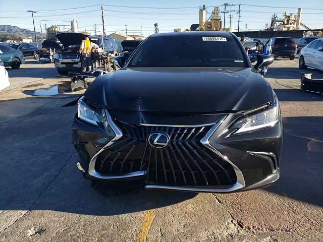 Lexus ES 2025