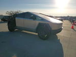 Tesla Cybertruck 2025