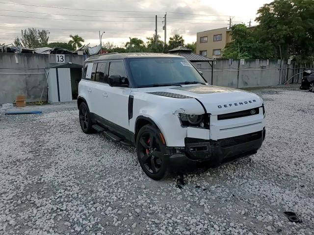 Land Rover Defender 2023