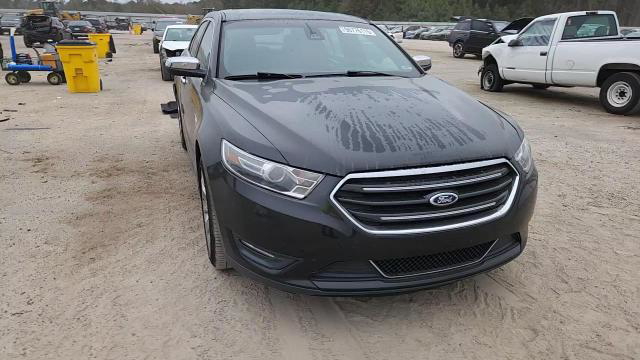 Ford Taurus 2015