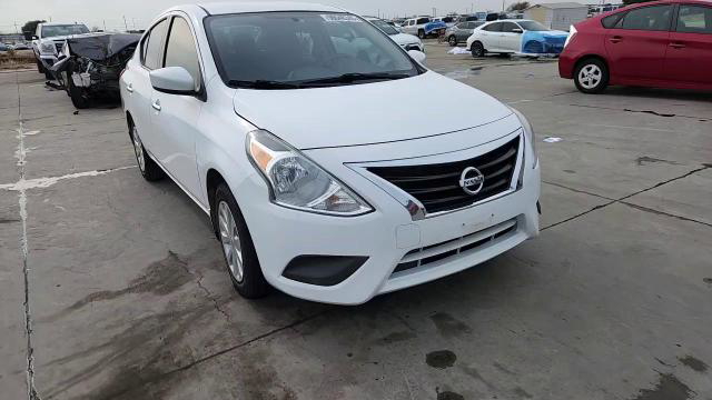 Nissan Versa 2016