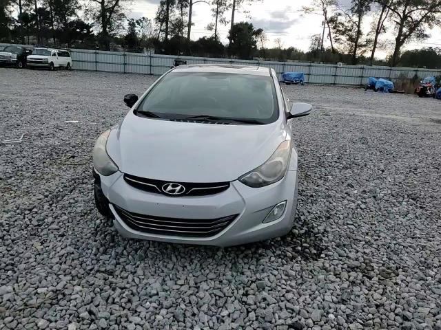Hyundai Elantra 2011