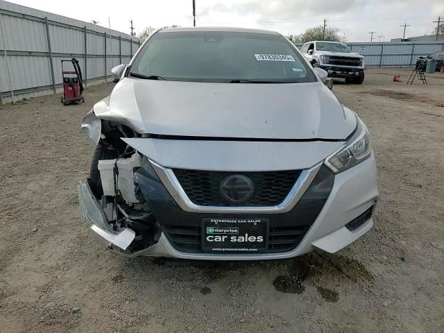 Nissan Versa 2021