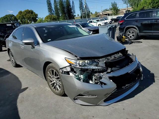 Lexus ES 2016