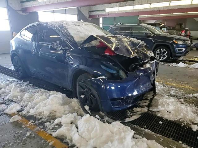 Tesla Model Y 2025