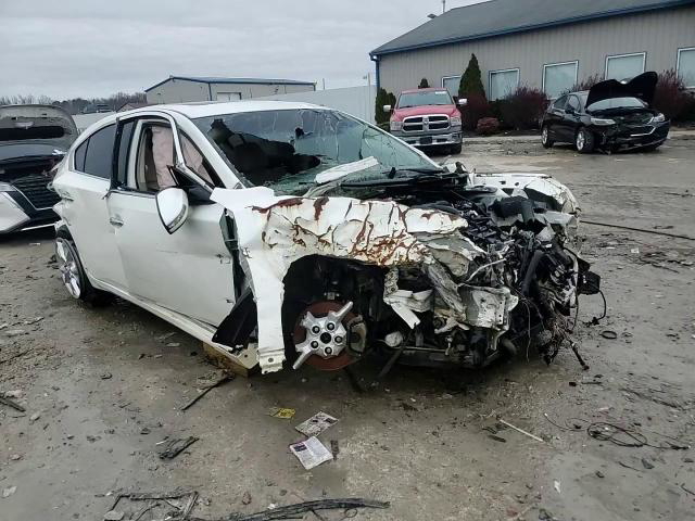 Nissan Maxima 2012