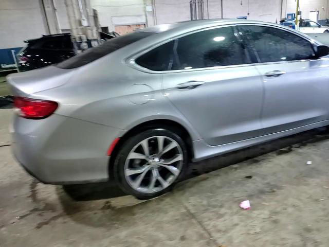 Chrysler 200 2016