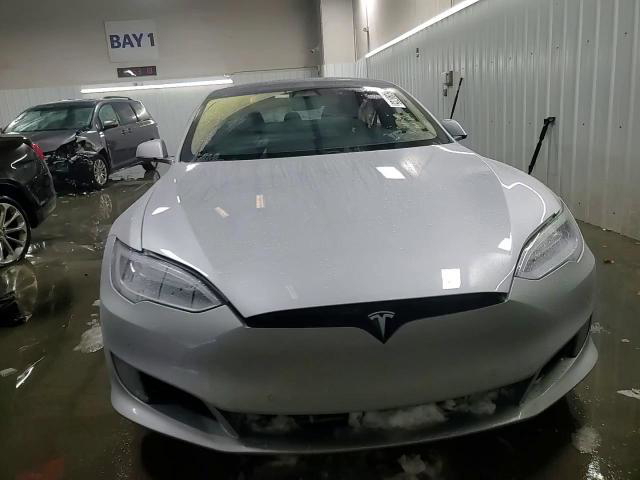 Tesla Model S 2016