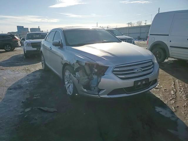 Ford Taurus 2016
