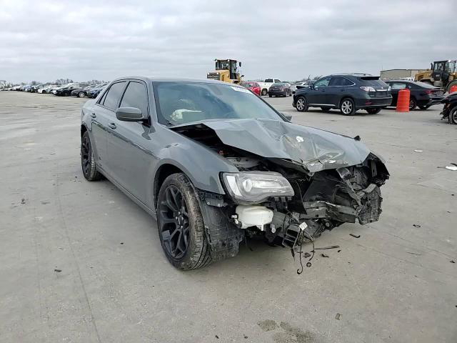 Chrysler 300 2019